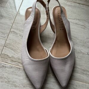 Journee Collection Women's Textured Slingback Heels